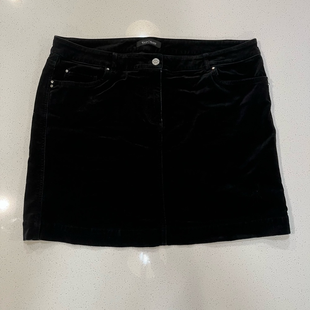 White House Black Market black velour mini skirt ladies 14 (woman womens)
